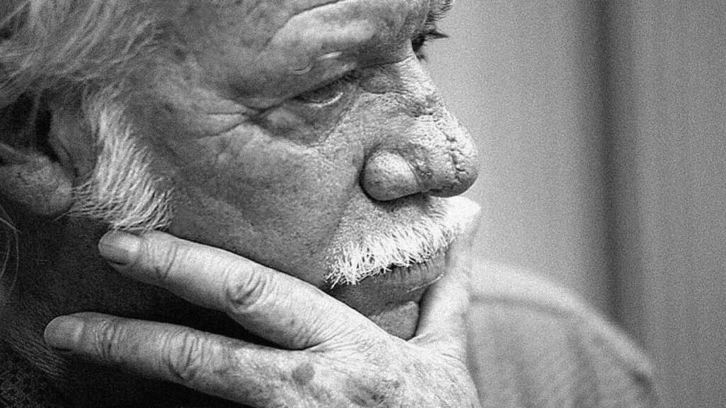 Retrato en blanco y negro del actor Francisco Rabal. Fotografía: Celedonio Martínez.