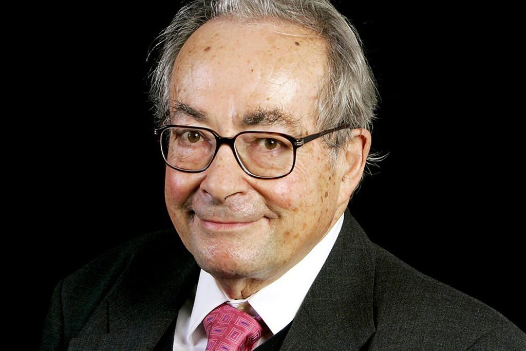 Retrato del profesor, crítico y teórico de la literatura y la cultura George Steiner. Fotografía de archivo.