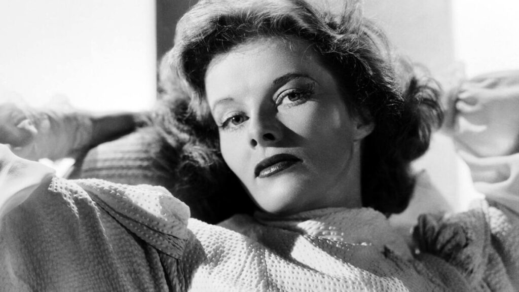Retrato de Katharine Hepburn, icono de la época dorada de Hollywood. Fotografía de archivo.