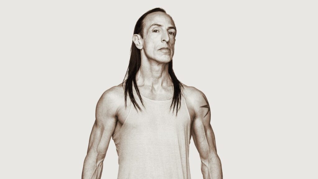 Retrato del diseñador norteamericano Rick Owens. Fotografía: Danielle Levitt.